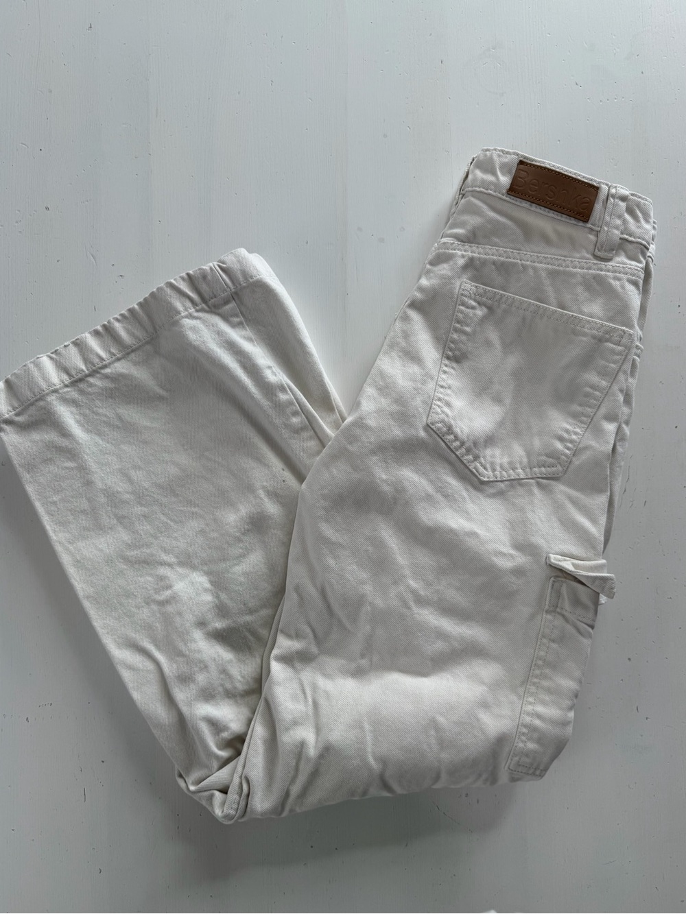 Bershka wide leg cargo pants in a versatile cream color, size 4